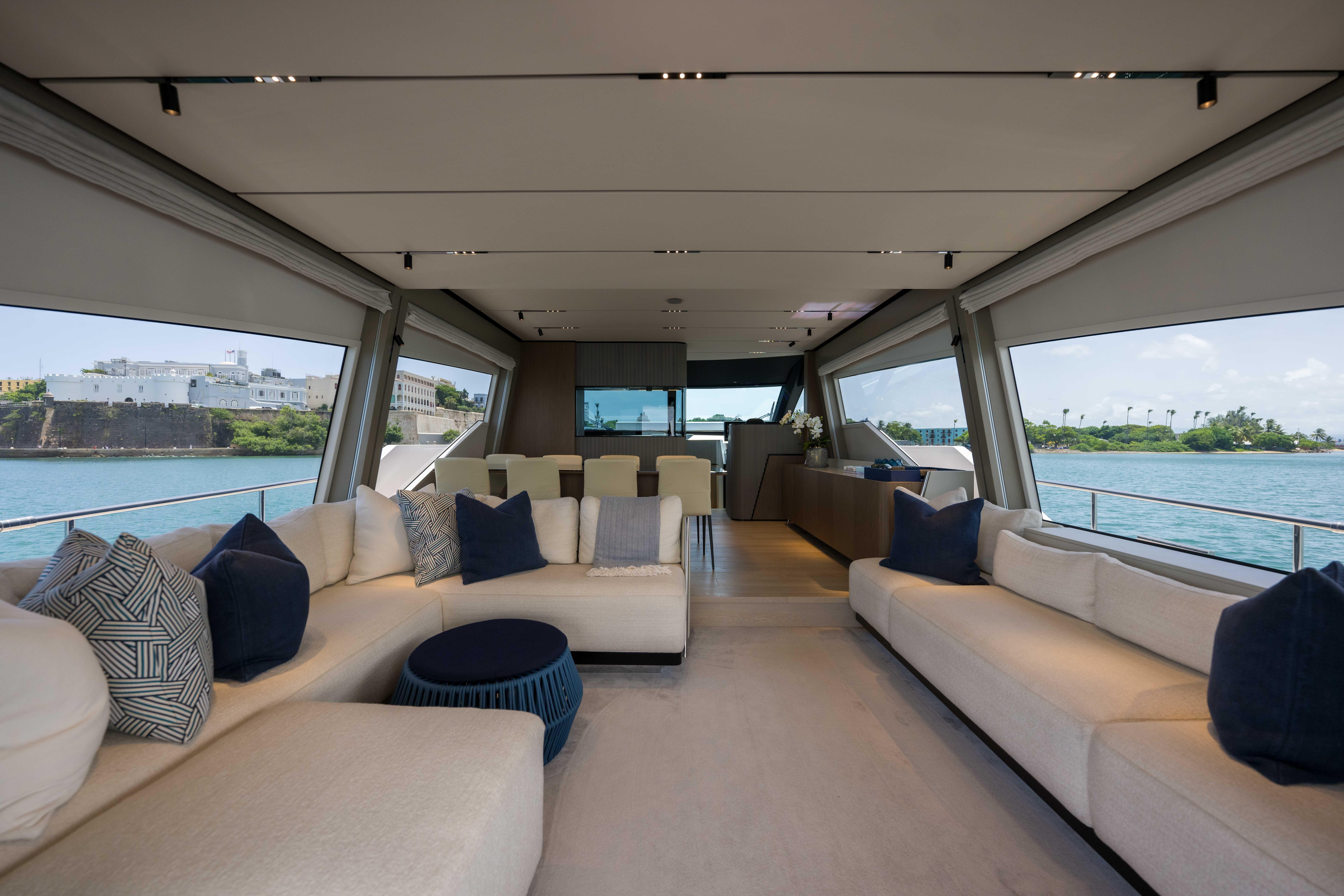 2023 FERRETTI YACHTS 720 